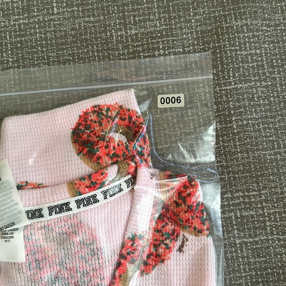 PINK Victoria’s Secret Onesie Sleepwear Doughnut print Size Medium - Picture 16 of 16